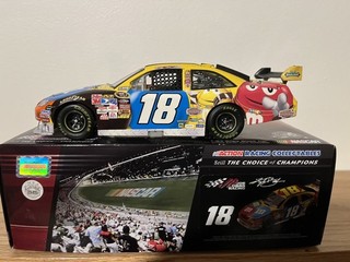 1:24 1/24 Kyle Busch #18 Kyle Busch M&M's 2010 Camry