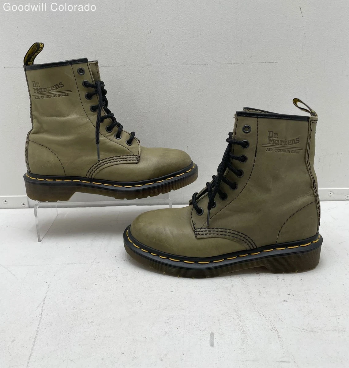 Dr. Martens Leather Upper Green Boots for Men for Sale  display picture 2