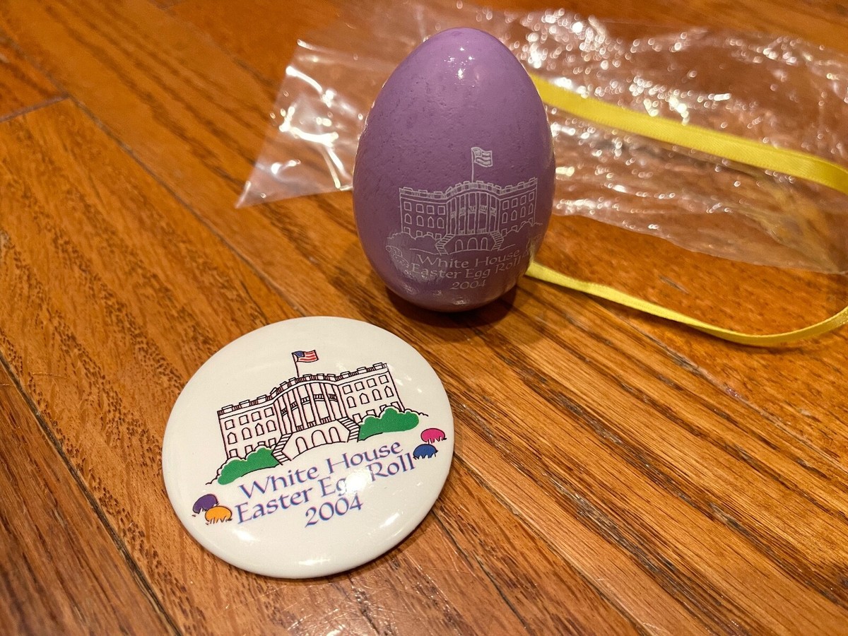 2004 White House Easter Egg Roll Bush Wood Purple Collector Pin