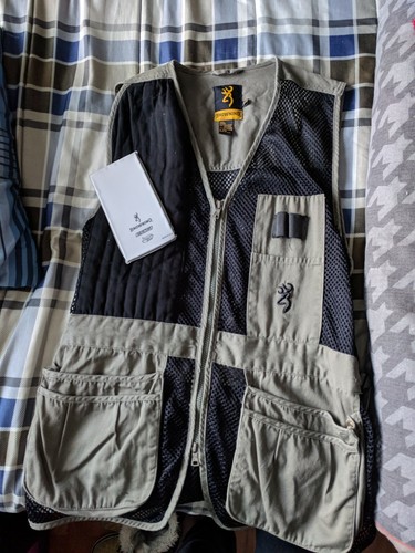 Browning Trapper Creek Shooting Vest, Sage/Black, Size Medium w/ chest protector - Picture 4 of 4