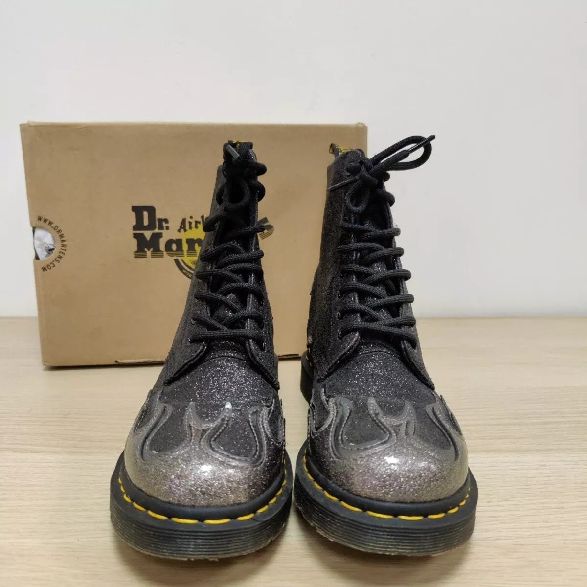 Dr martens hotsell brillantini nere