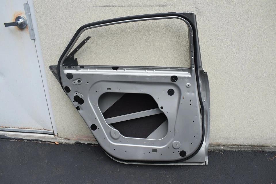 2011-2015 年 JAGUAR XJ 后部左侧外门工厂原始设备制造商 — 第 4/4 张图片