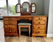 Pine Dressing Table with Stool and Triple Vanity Mirror - Used