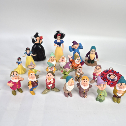 Konvolut Vintage Disney Schneewittchen und die sieben Zwerge gemischte Figuren - Bild 1 von 9