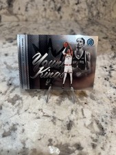2025 Topps Bowman Chrome Victor Wembanyama Young Kings #YK-8 Spurs