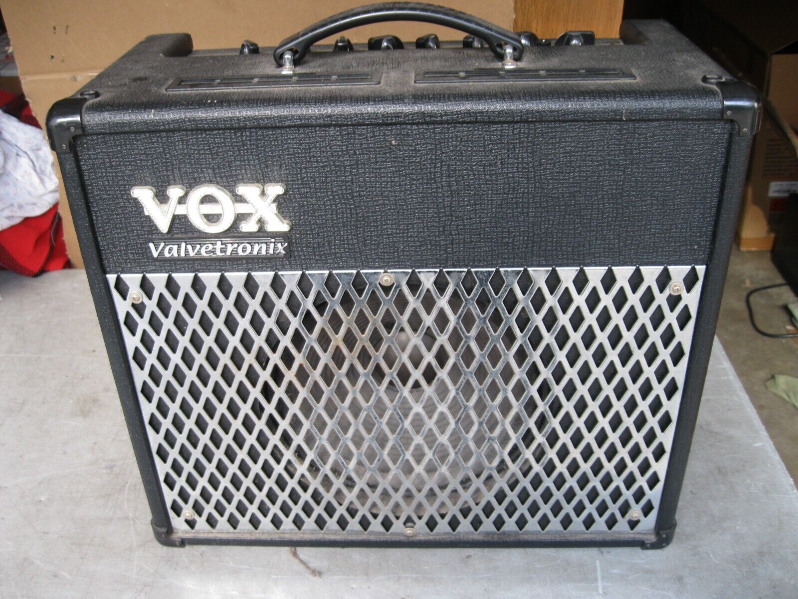 VOX Valvetronix AD30VT Guitar Combo multi-effect amplifier / amp
