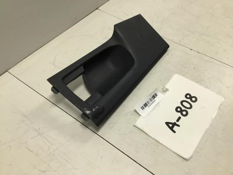 Jeep Liberty 2011 trasero derecho lado del pasajero interior manija de puerta bisel OEM+ Foto 3 de 4