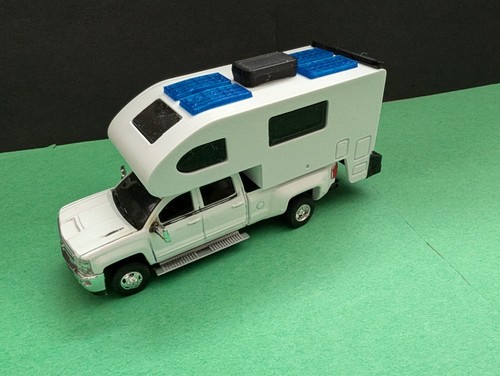 S 1:64 scale nuCamp Cirrus 920 truck top camper topper 4 Greenlight - Picture 6 of 10