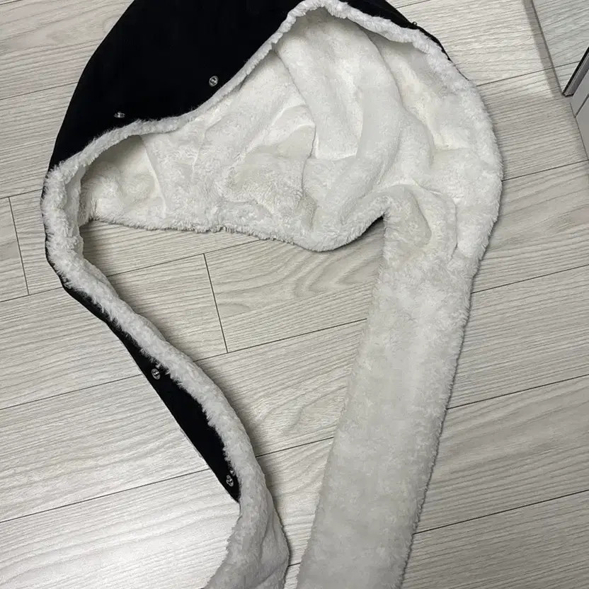 Muscogg Moncler Bernese Sweater Silver M (Fur Included) thumbnail 6