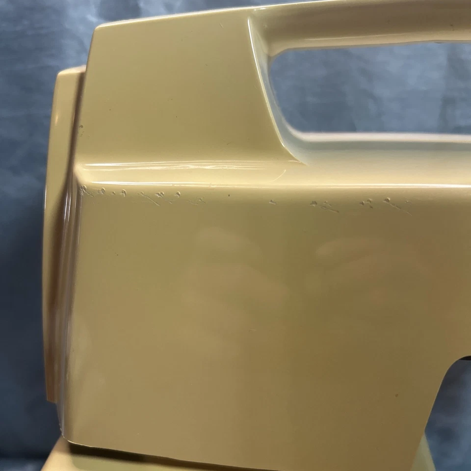 Mezclador de centro de cocina Oster Regency de colección procesador con accesorios Foto 4 de 4