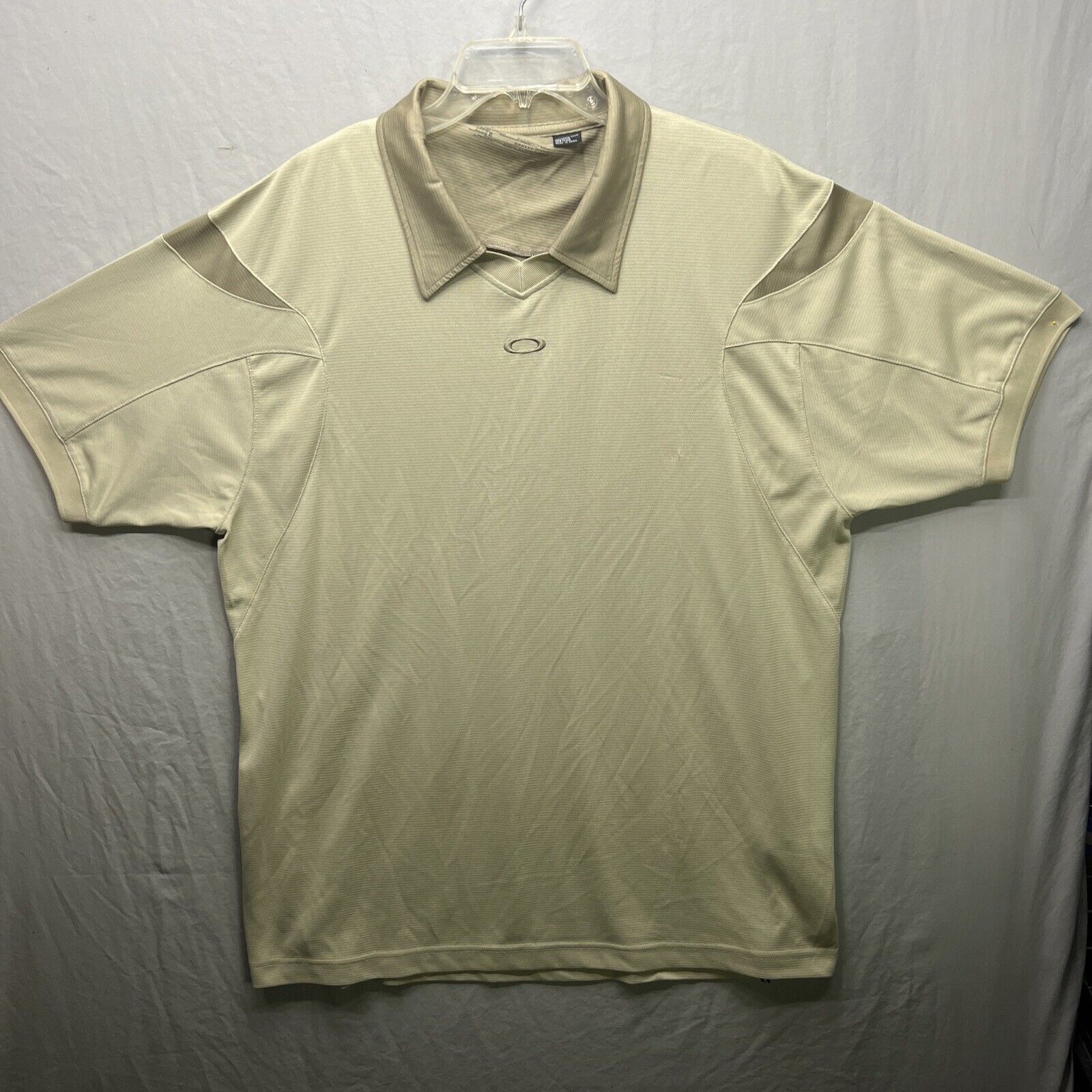 Oakley Golf Polo TAN CA# 35460 / RN# 96548 Size XL |