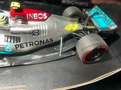 1/18 Minichamps - 2022 MERCEDES-AMG F1 W13 E #44 - LEWIS HAMILTON - SPANISH GP - Picture 8 of 23
