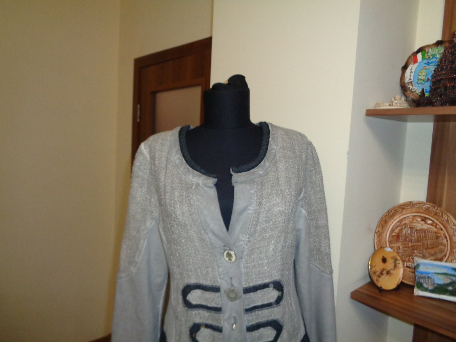 Bild 2 von 12
