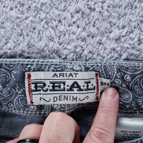 Ariat Shorts Womens 25 Blue Light Wash Cut Off Embroidered Pockets - Picture 4 of 10