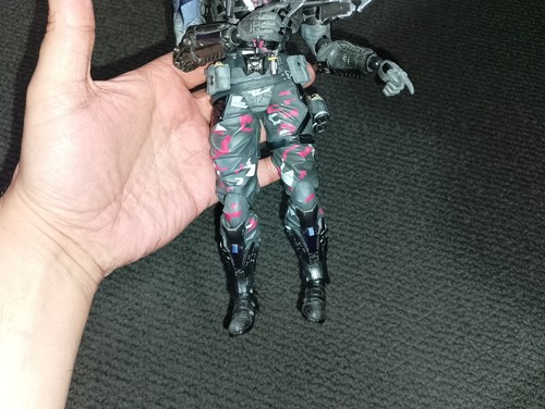 Square Enix - Play Arts Kai - Batman Arkham Knight - Arkham Knight With Gun - Picture 3 of 9