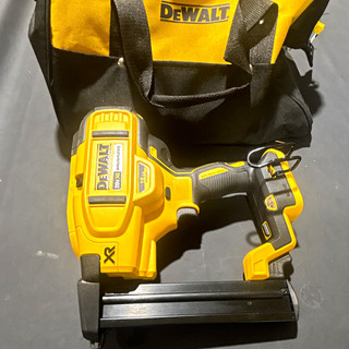 Clavadora Brad DEWALT DCN681 20V MAX XR sin escobillas inalámbrica 18GA solo herramienta