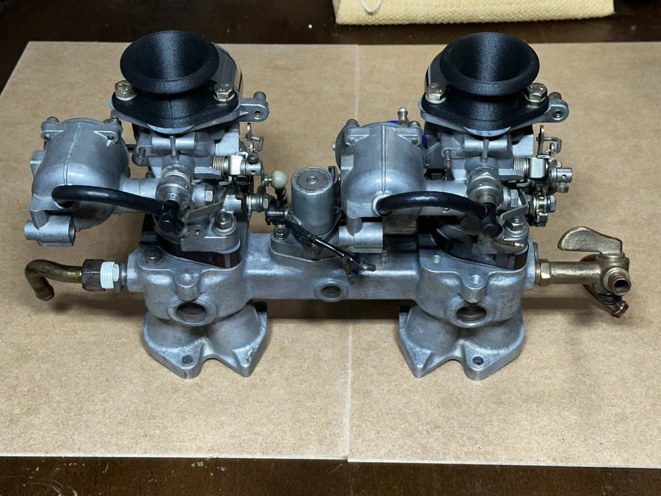 1970 Datsun 1600 Roadster Carburetor Assembly Hitachi SU SR311 - Image 4 of 4