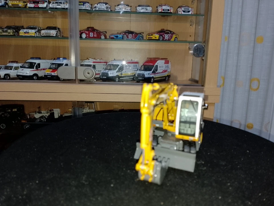 LIEBHERR A314 RETRO 1/50 NZG 498 (1377) - Imagen 4 de 4