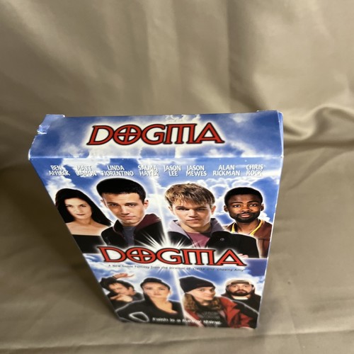 Dogma VHS 1999 Comedy Columbia Tristar Original Release Blockbuster Video - Picture 2 of 5