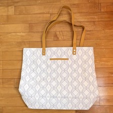 Thirty-One Jewell Geometric Tote Ivory Yellow with Zip, Shoulder Strap, Inner P  