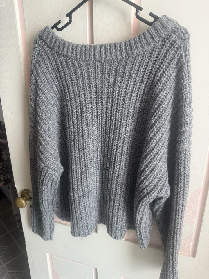 Aerie Women's X-Large Grey Chunky Cable Knit Sweater - Image 3 of 3