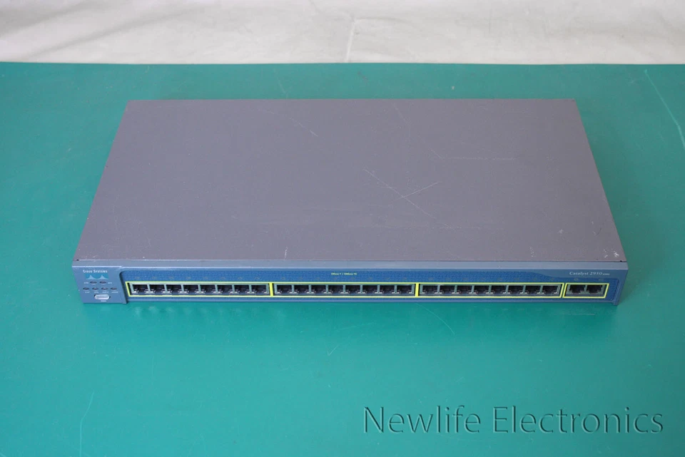 Cisco WS-C2950T-24 Catalyst 2950 24 Port Switch - Image 4 of 4