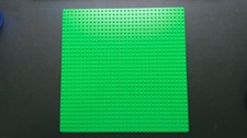 LEGO Classic Green Baseplate, Square 32x32 Stud Foundation to Build, Play, and