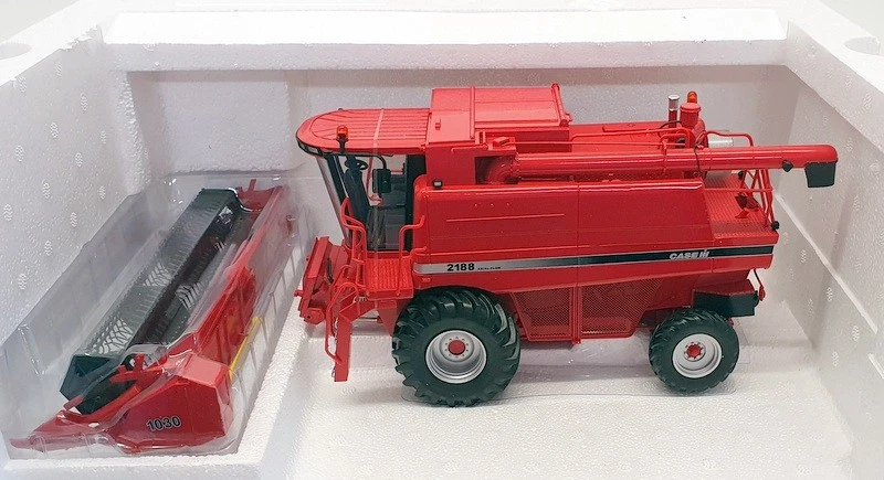 Universal Hobbies 1/32 Scale UH5269 - Case IH 2188 Axial Flow - Red - Image 3 of 4