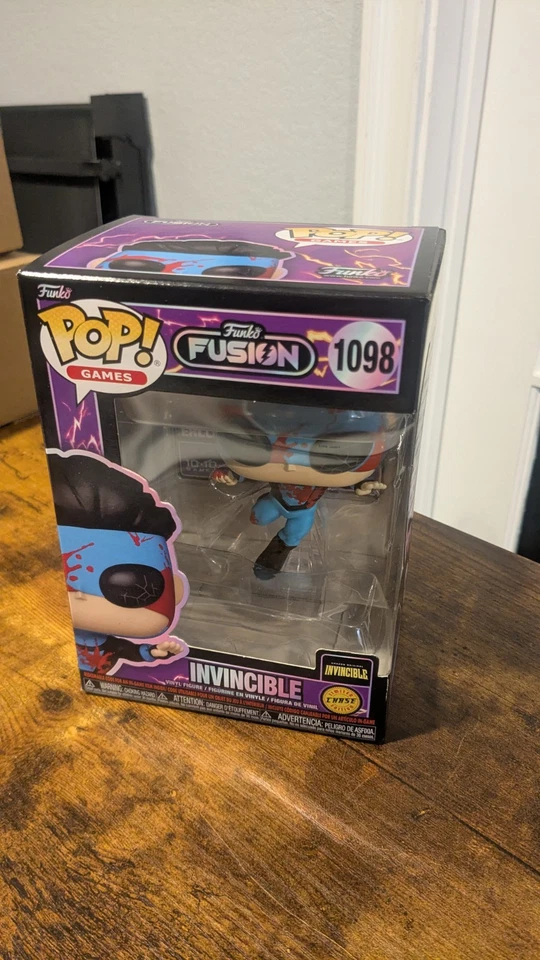 Funko Pop Invincible CHASE #1098 Funko Fusion Foto 2 de 4