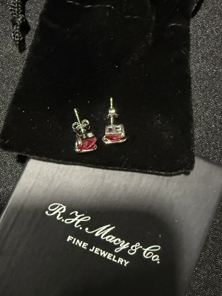 Pendientes rojos de plata de ley R. H. Macy & Co. Nuevo. Foto 4 de 4