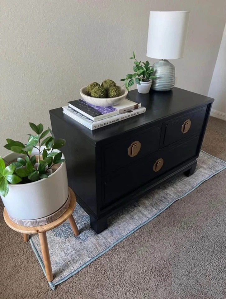 Mesita de noche/mesa auxiliar vintage de roble de Davis Furniture Co. - Restaurada Foto 2 de 4