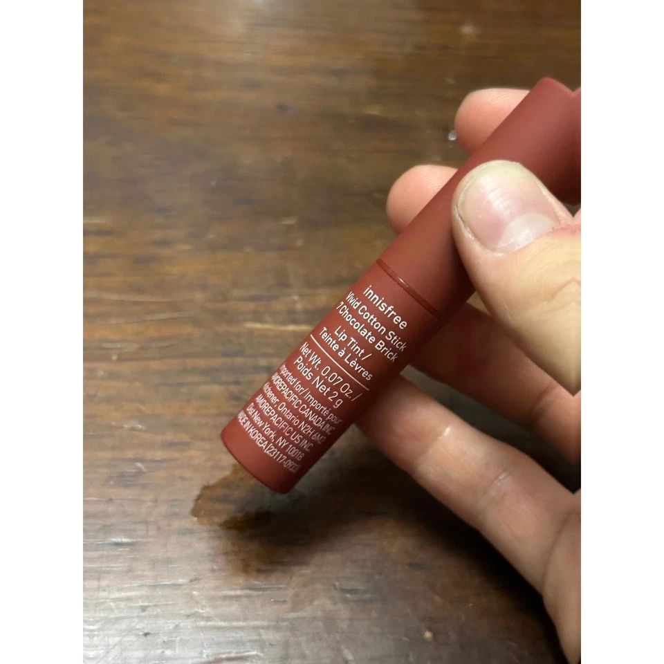 Яркая хлопковая палочка Innisfree [No. 7 Шоколадный кирпич] ЧИТАЙТЕ - Изображение 2 из 3