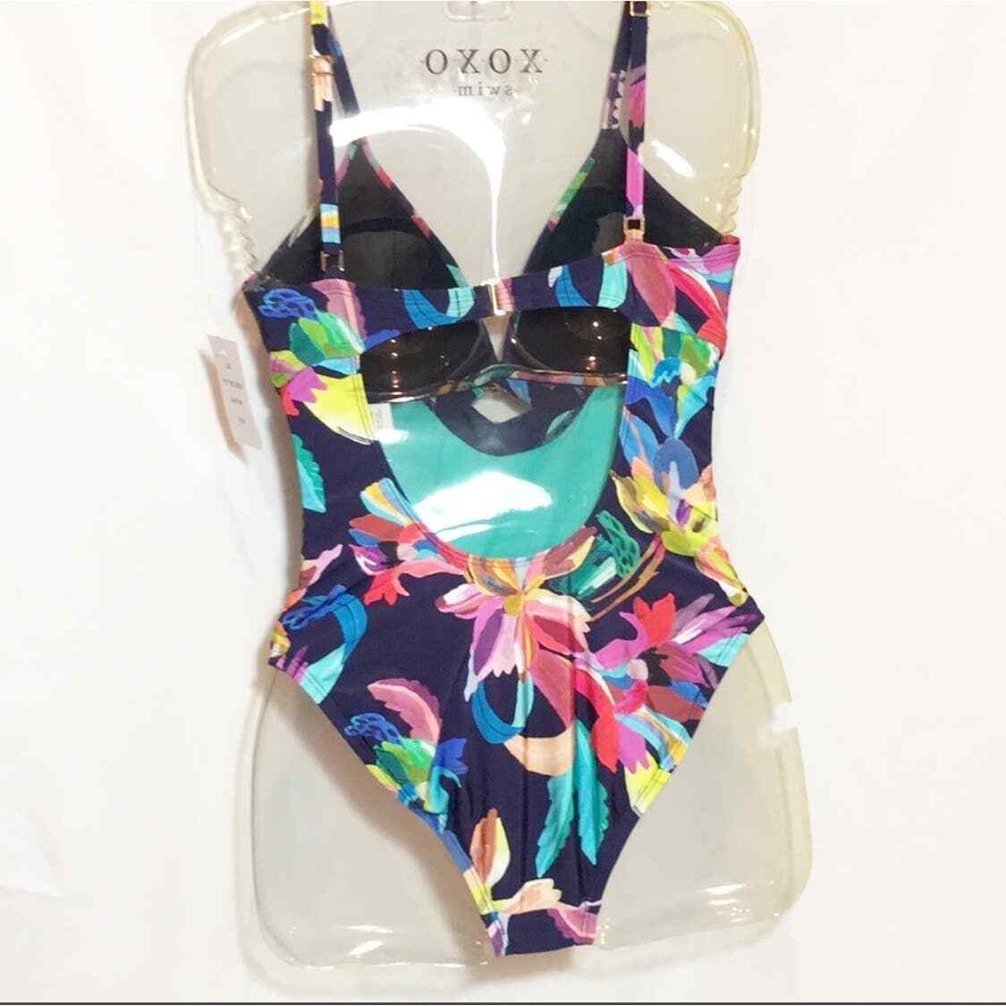 New La Blanca by the Sea Twist Keyhole One Piece Molded Cups Women's