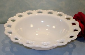 Anchor-Hocking-Lace-Edge-White-Milk-Glass-Bowl-9-1-2-034