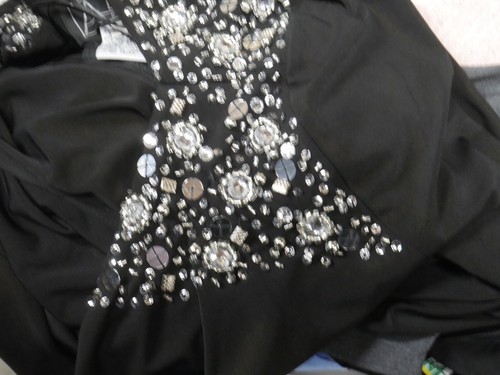 NUEVO CON ETIQUETAS PRECIOSO VESTIDO DE NOCHE ALEX NEGRO TALLA 8 CUELLO DRAPEADO HOMBROS ADORNADOS - Imagen 11 de 11