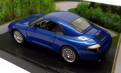 HOT WHEELS 1/18 Scale Diecast 53839 - Chrysler PT Cruiser Convertible