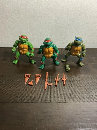 1988 Tmnt Ninja Turtles Lot Of Three Figures And Parts Sold As Is￼