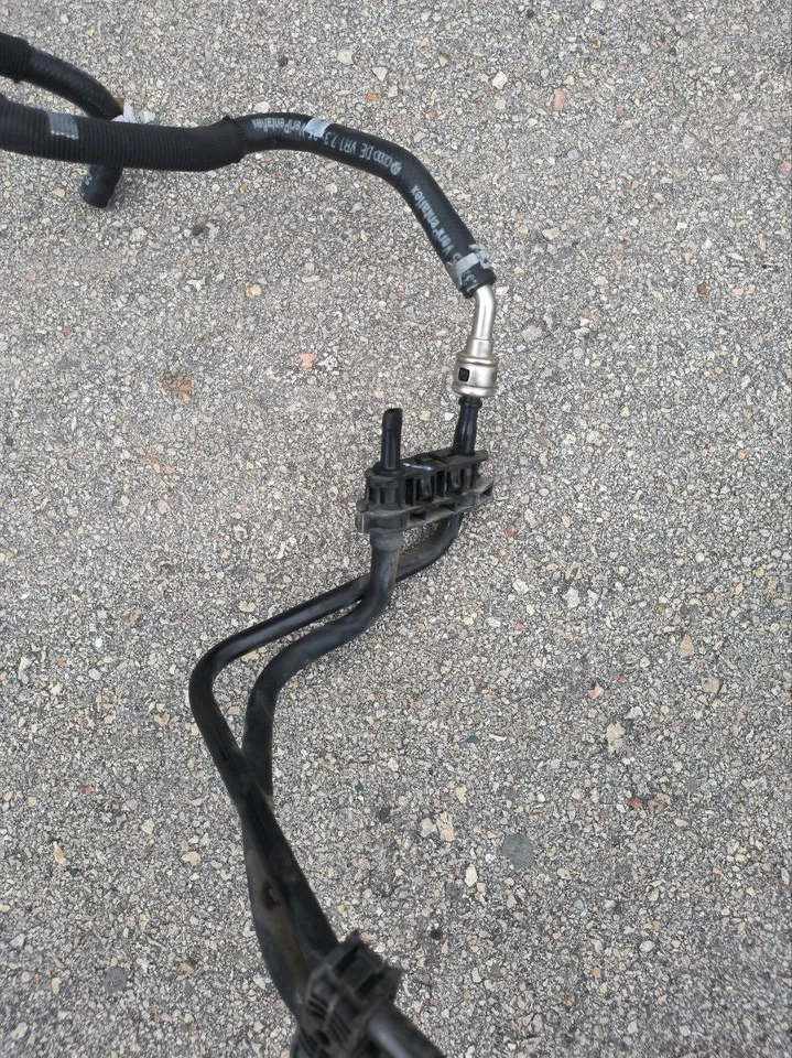 Audi S5 2018 3.0T Premium Plus OEM conjunto de línea de combustible - número de pieza 8WS0201192D Foto 2 de 4