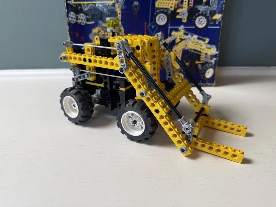LEGO Technic 8074 Universal Building Set with Flex System, photo 2 of 5