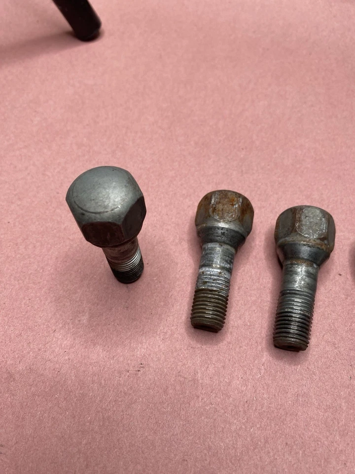 Maserati Spyder Coupe Gransport GT M138 tuerca perno perno x5 OEM P/N 193025 Foto 4 de 4