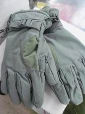 GLOVES, MEN'S AND WOMEN'S INTERMEDIATE COLD/WET (NSN: 8415-01-539-8179, LARGE)