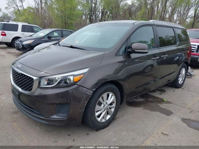 Consola central inferior delantera usada se adapta a: Kia Sedona 2016 piso delantero grado inferior A Foto 3 de 4