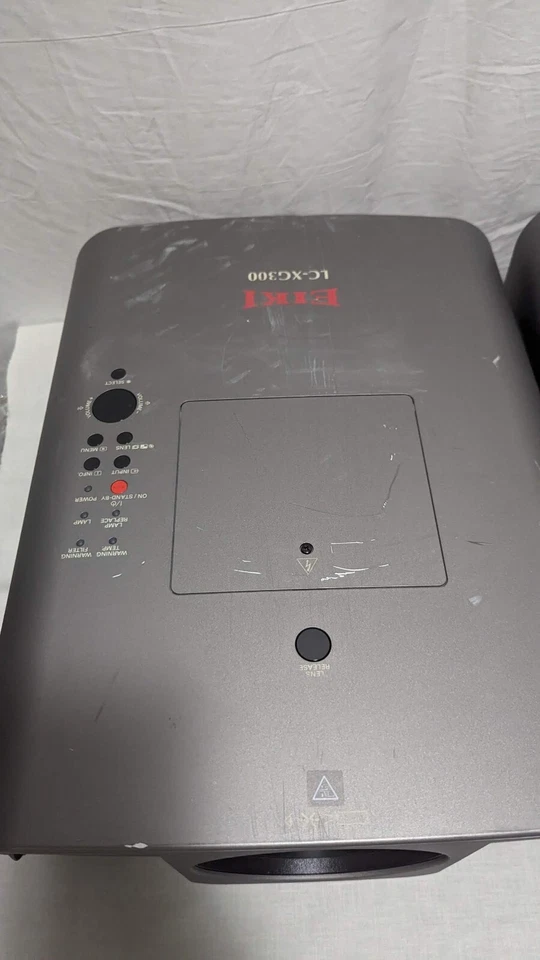 Lot 2 EIKI LC-XG300 Projector 4500 Lumens Home Theater Presentation Parts Repair - Image 2 of 4