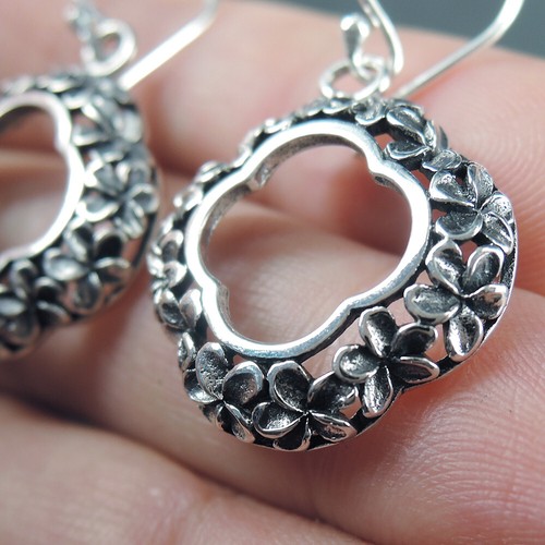 Pendientes colgantes de plata de ley 925 con diseño de flores de frangipani - Imagen 3 de 7