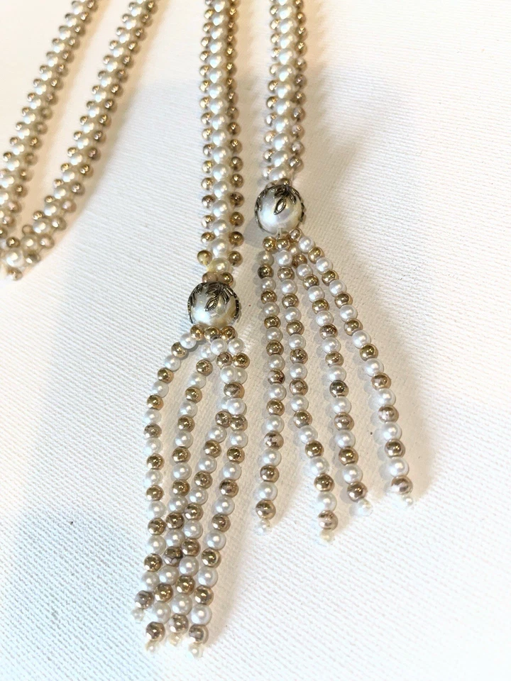"Collar bufanda larga vintage simulado marfil y perlas doradas con borlas 46""" Foto 2 de 4
