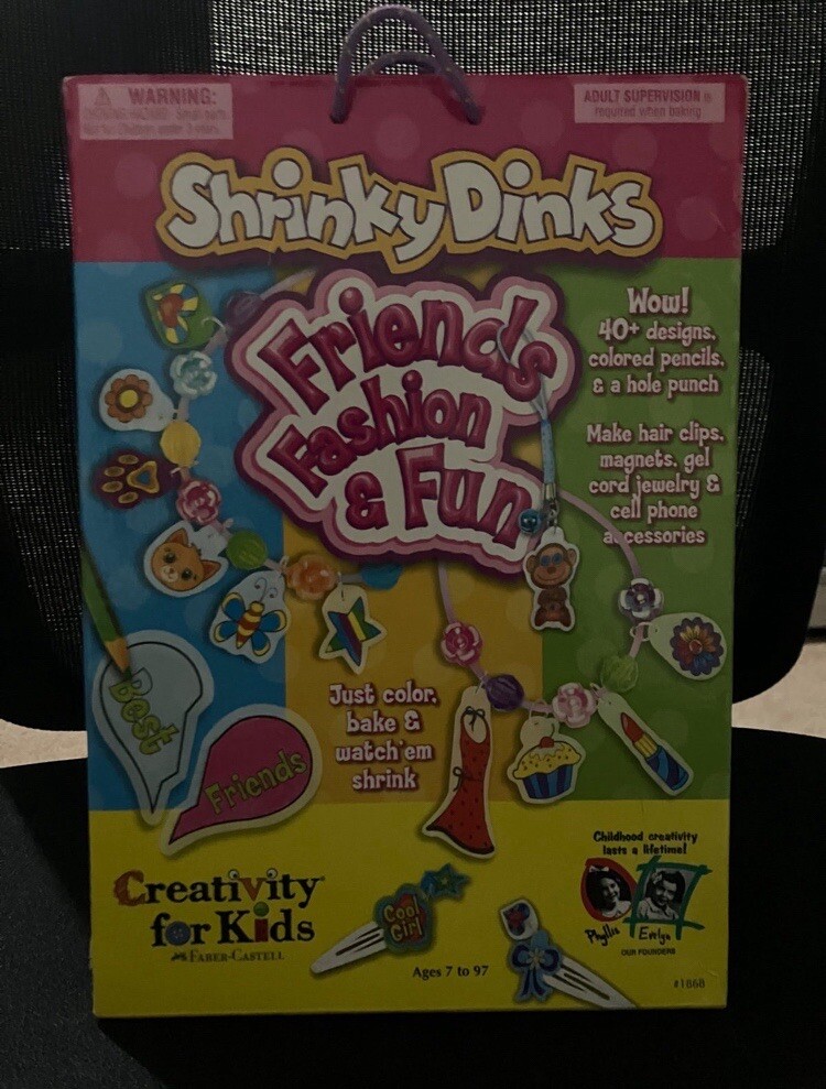NEW Shrinky Dinks Friends Fashion & Fun Craft Set 40 Designs Colored