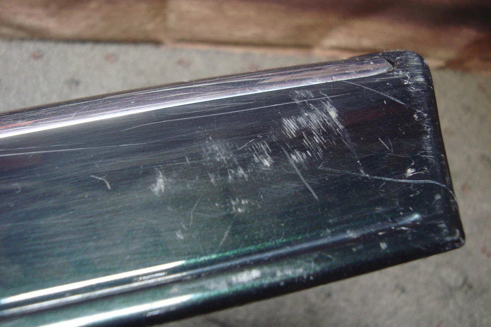 Moldura guardabarros trasero 1/4 verde GM 3541280 Cadillac Eldorado 1995-2002 S8 Foto 4 de 4