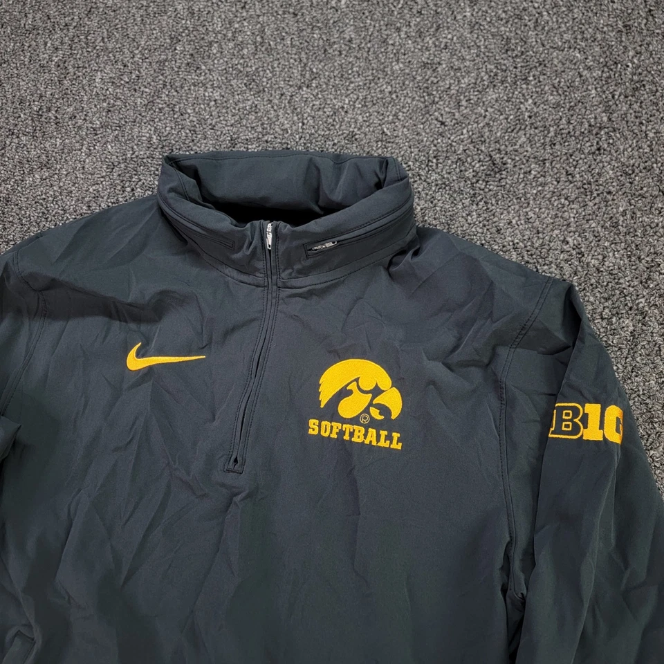Iowa Hawkeyes Pullover Adult M Black Nike Coaches Jacket Softball Hooded 1/4 Zip - Image 2 of 4