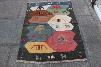 Kilim Vintage Oriental Fait Main Laine Noir Rose 141x100 cm Tapis Rectangle - Photo 1/4