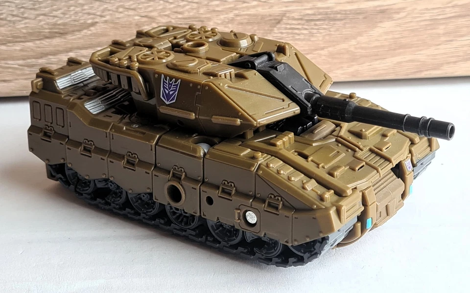 Transformers Combiner Wars Brawl - Image 4 of 4